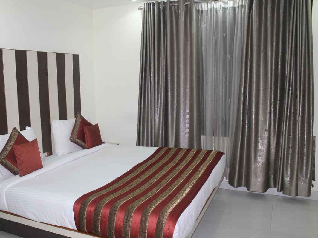 Hotel Balsons Continental New Delhi Extérieur photo