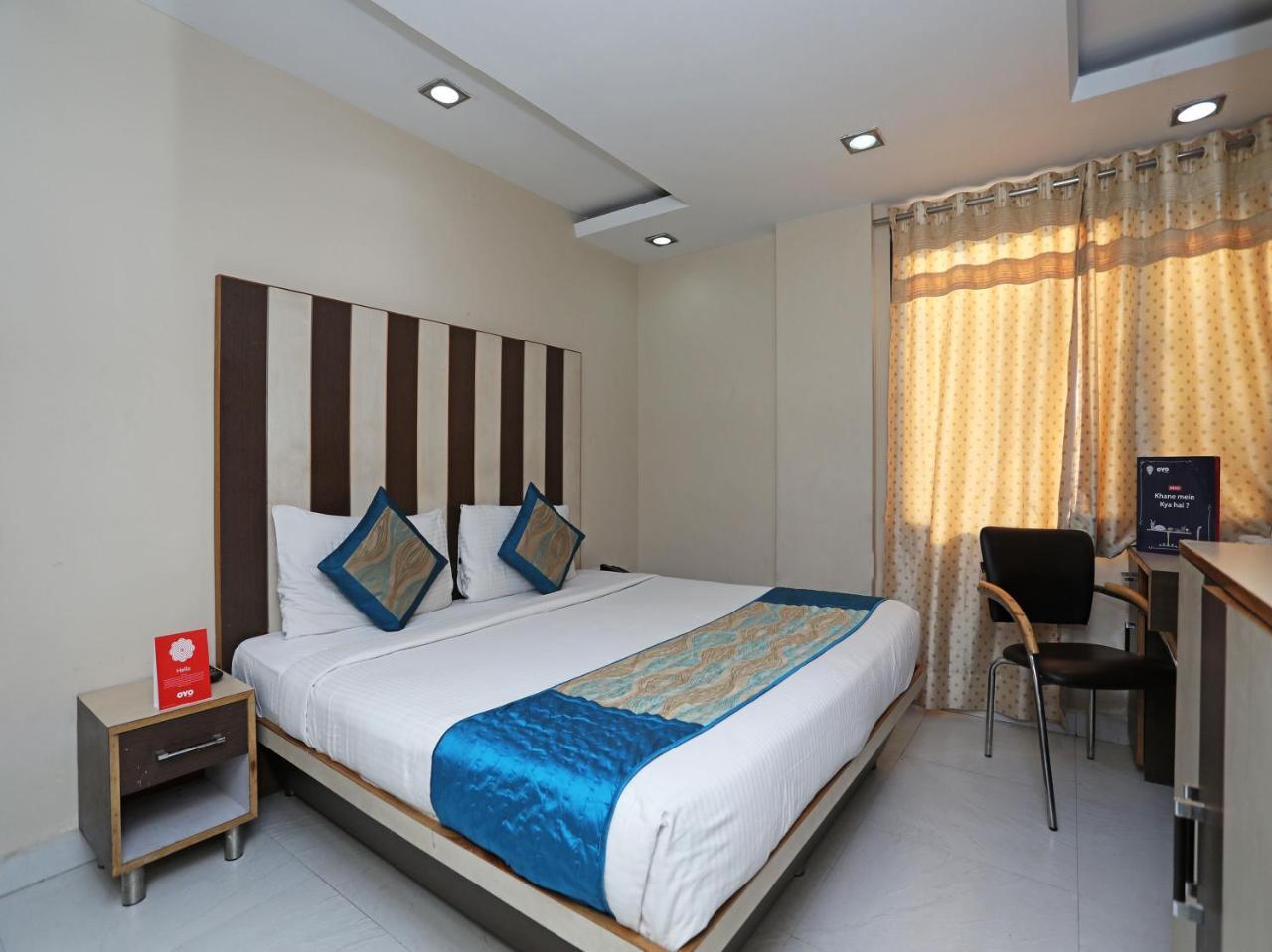 Hotel Balsons Continental New Delhi Extérieur photo