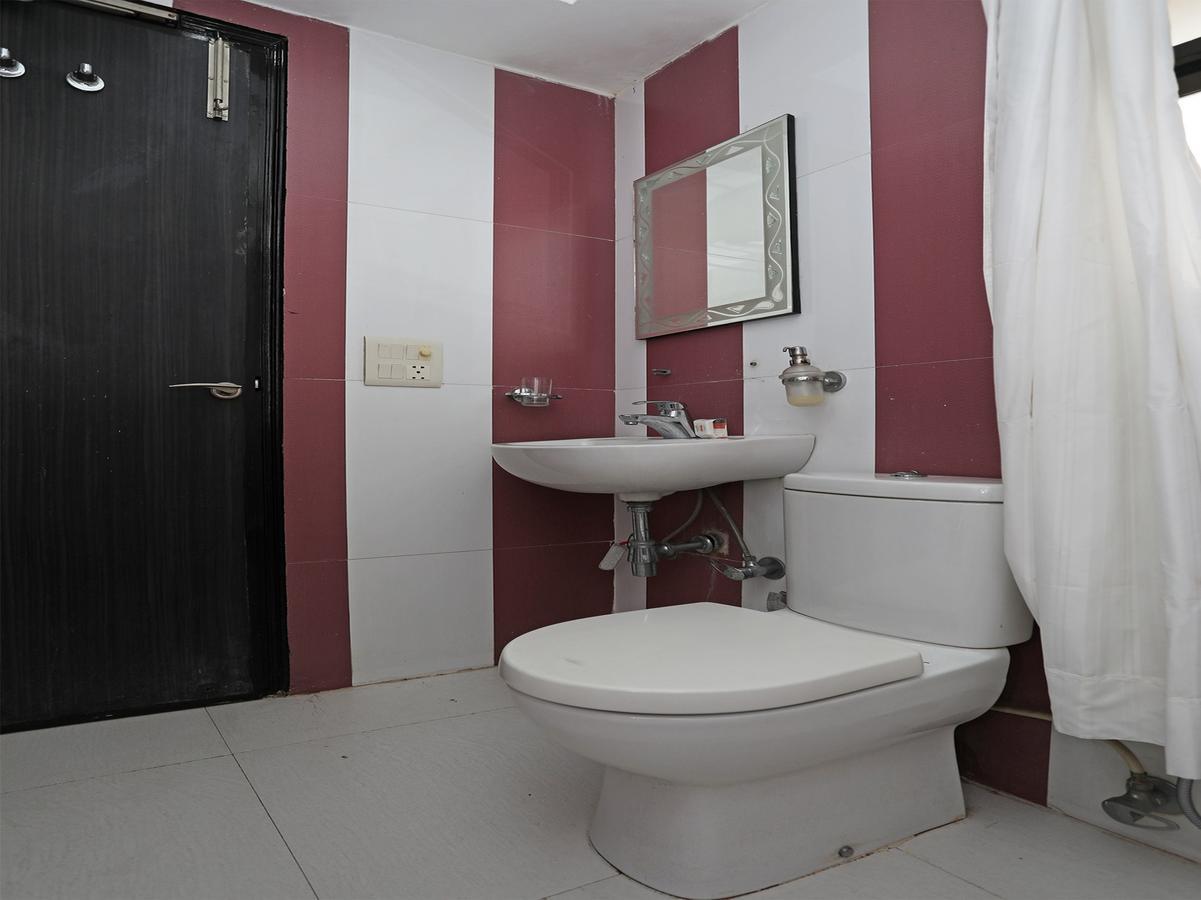 Hotel Balsons Continental New Delhi Extérieur photo