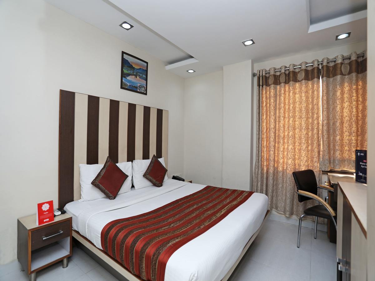 Hotel Balsons Continental New Delhi Extérieur photo