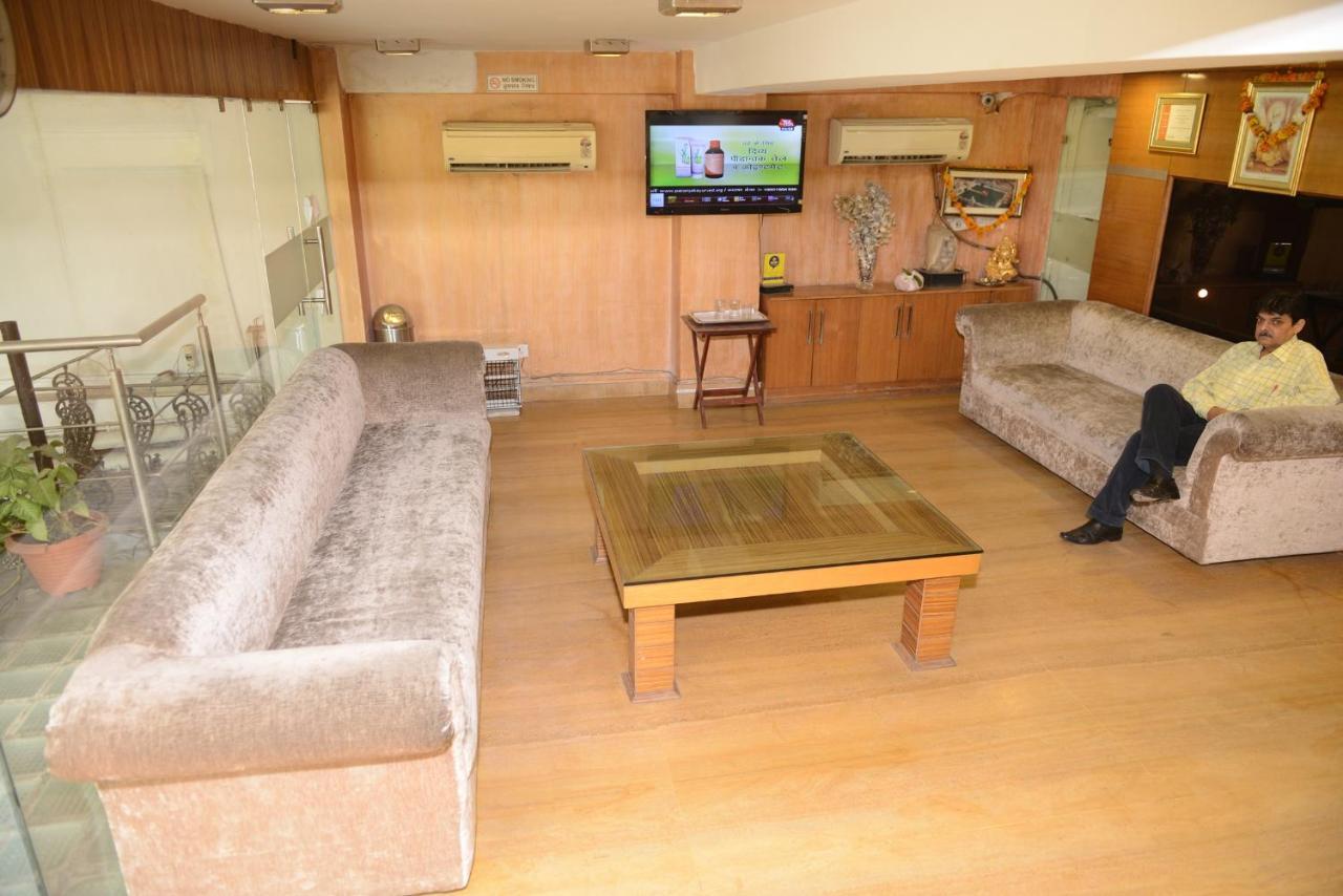 Hotel Balsons Continental New Delhi Extérieur photo